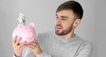 В Госстате рассказали, сколько украинцев откладывают деньги “про запас”