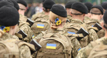 Женщинам не нужно становиться на воинский учет уже сейчас – Минобороны