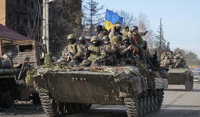 Румыния передала Украине более 125 грузовиков с помощью