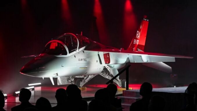 З конвеєра Boeing зійшов перший літак Т-7А для ВПС США