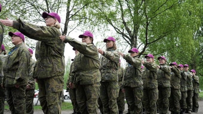 Опасаясь агрессии России, финские женщины начали записываться в тероборону