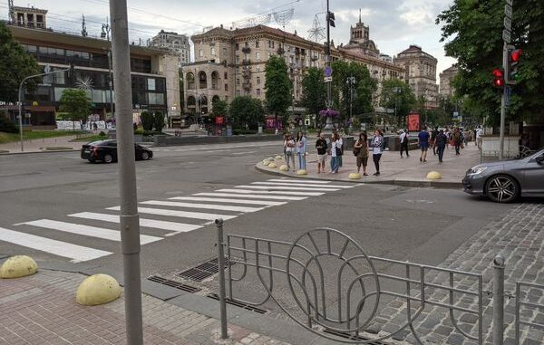 На украинских дорогах начала появляться новая разметка: что необходимо знать водителям