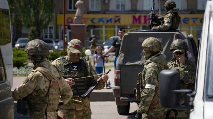 Російські окупанти посилили фільтрацію у Херсонській області
