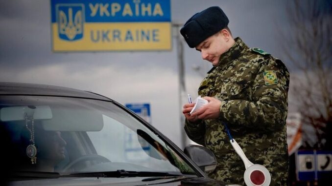 В Украине могут расширить список мужчин, которым разрешат покидать страну во время войны