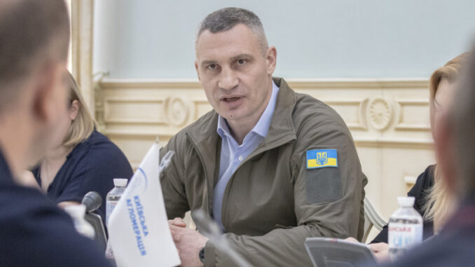 Кличко звернувся з важливим проханням до киян: підготувати теплий одяг та ковдри