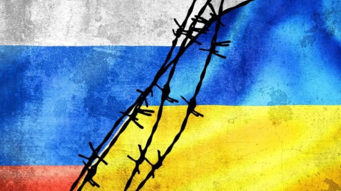 Росіянин із прапором України провів біля стін Кремля антивоєнний пікет. ФОТО
