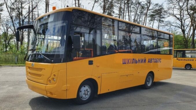 Новенький вітчизняний автобус ЗАЗ буде возити діточок до школи