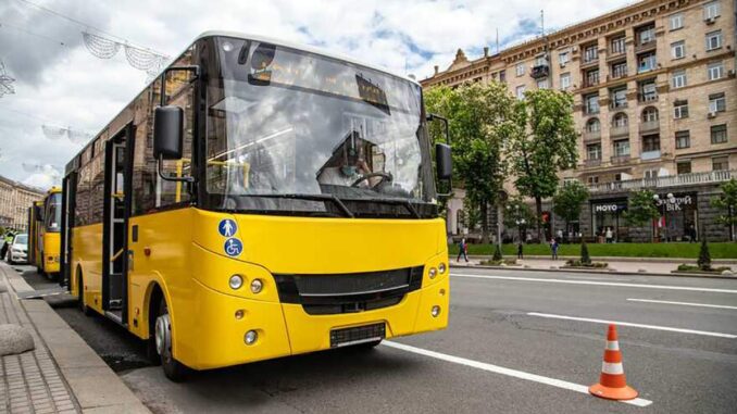 Зупинка транспорту під час повітряних тривог: у КМДА зробили важливе оголошення