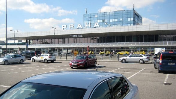 Чехия закрывает границы для россиян