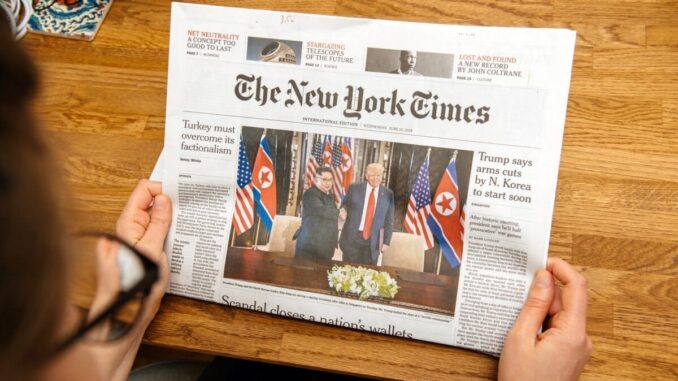 У США чоловік з сокирою намагався прорватися до редакції газети The New York Times