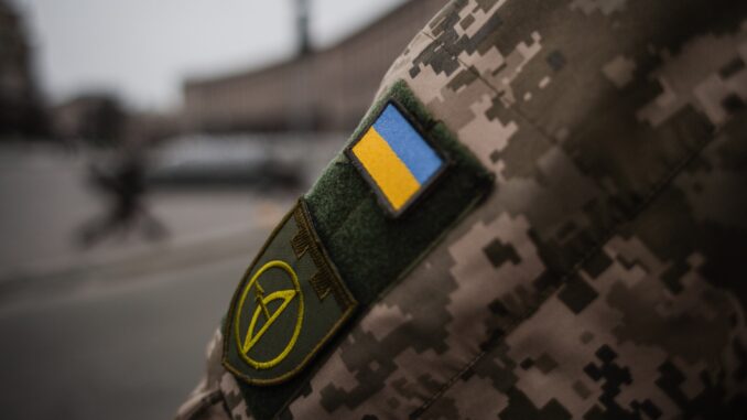 Мобілізація в Україні: Що таке "білий" квиток і де можуть служити обмежено придатні
