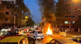 В Иране продолжаются уличные манифестации и протесты против режима