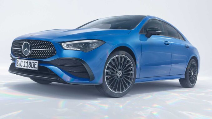Mercedes-Benz презентовал обновленный CLA