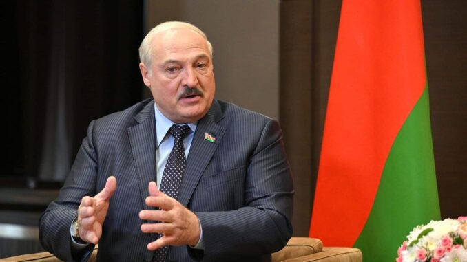 Лукашенко заявив, що Польща і Литва заздрять його диктаторському таланту