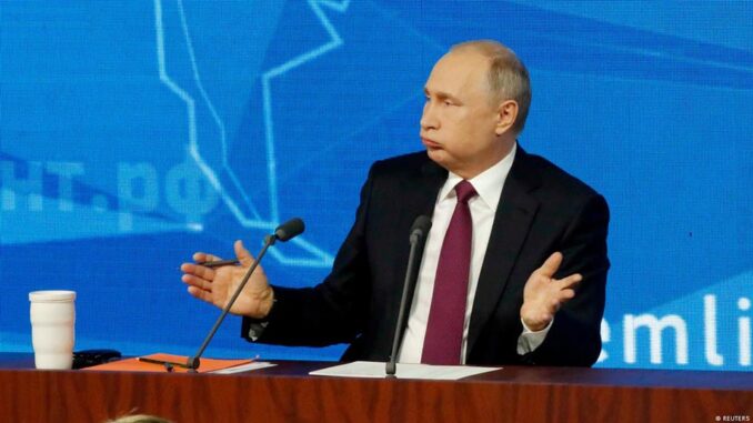 "Путин - это война. Из-за него нас ненавидит весь мир", - российская пенсионерка