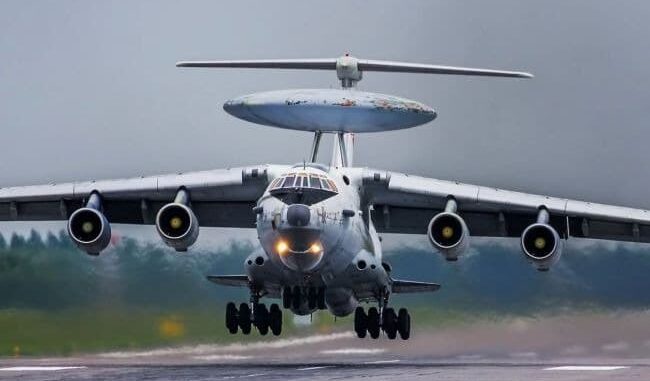В Білорусі показали пошкодження російського літака А-50 від атаки дронами-камікадзе