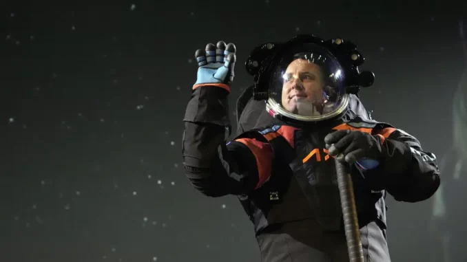 Астронафти NASA під час космічних місій на Місяць будуть одягнені у нові скафандри (ФОТО)