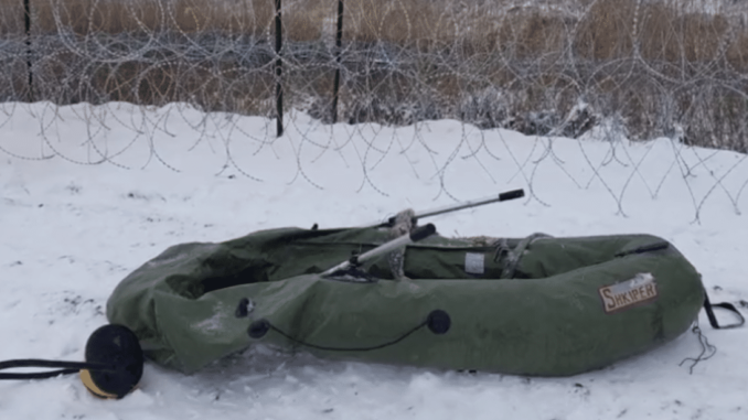 На кордоні з Польщею білоруси збудували понтон для нелегального переправлення мігрантів
