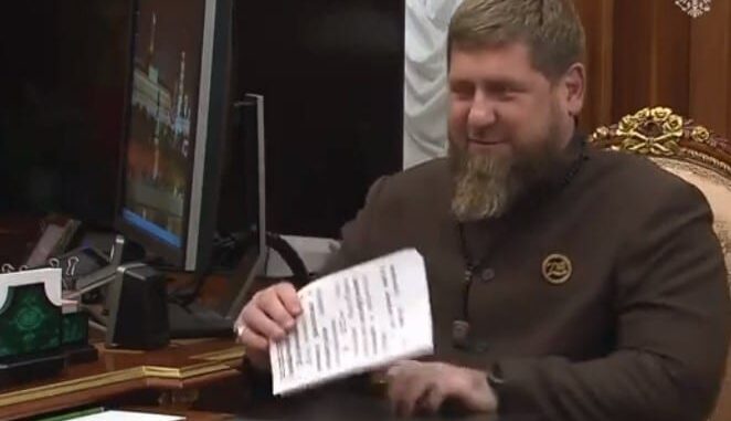 Задонатив на ЗСУ: Соляр і Бурлаков потролили Кадирова за його історію з конем