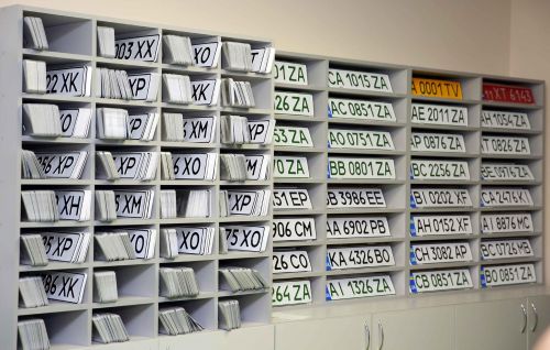 Заборонені символи на номерах авто: уникнути штрафу просто