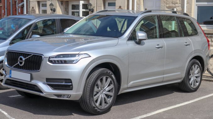 Geely та Volvo представили надпотужний кросовер із запасом ходу 1400 км. ФОТО