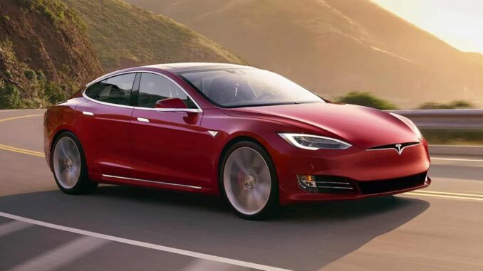 Tesla сильно завищує запас ходу своїх електромобілів: деталі розслідування