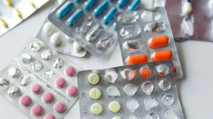 Кіберполіція викрила шахраїв, які продавали фейкові ліки на Харківщині