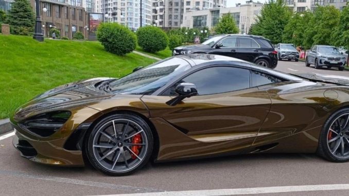 Вулицями Києва колесить розкішний автомобіль за 300 тисяч доларів