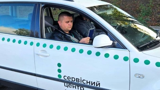 У Рівному чоловік спробував скласти іспит з водіння замість сусіда