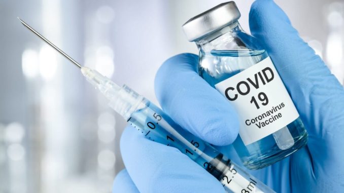 В Україні за три роки фіксували п’ять хвиль захворюваності на COVID-19