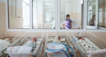 За наказом Путіна: у Росії від жінок вимагають народжувати дітей (відео)