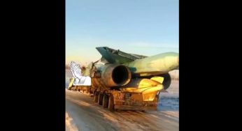Окупанти, які перевозили винищувач Су-34, потрапили в ДТП