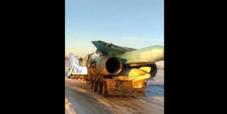 Окупанти, які перевозили винищувач Су-34, потрапили в ДТП