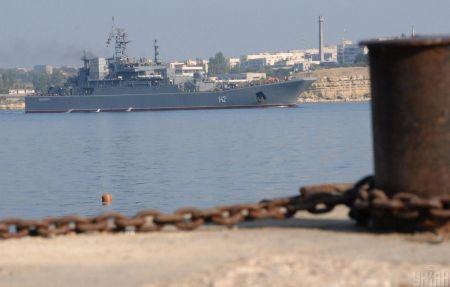 Знищення десантного корабля РФ у Феодосії: якою ракетою били ЗСУ