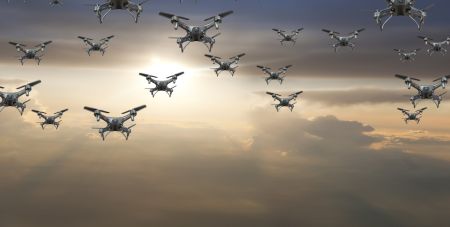 Летять і бомблять: в РФ скаржаться на зграї дронів ЗСУ, які мають “королеву”