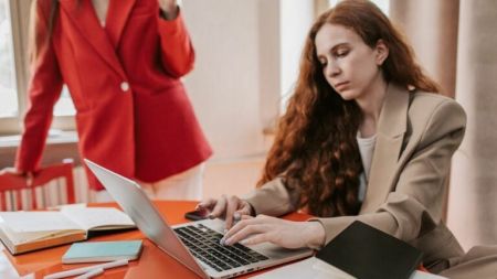 Правила працевлаштування для українців у країнах ЄС у 2024 році