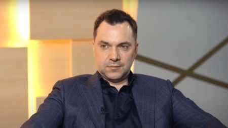 Арестович раптово заявив, що Путін не хоче воювати проти України