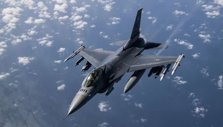 f16