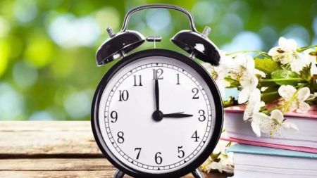 Перехід на літній час: 4 поради, які допоможуть не забути перевести годинник