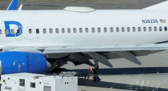 У літака Boeing прямо під час польоту відірвалася частина обшивки: подробиці