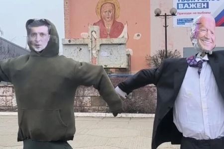 Жителі «ЛНР» відсвяткували Масляну, спаливши Байдена і Зеленського