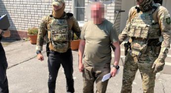 “Подарував” семи підлеглим по мільйону гривень: запорізький ексвійськком постане перед судом