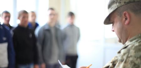 Навмисне підвезли до кордону: турист розповів, як його затримував ТЦК на Закарпатті