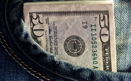 Курс валют на 3 квітня: скільки коштують долар, євро і злотий