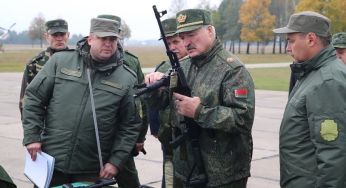У Білорусі почалося: Лукашенко вводить SMS-повістки та забороняє виїзд за кордон
