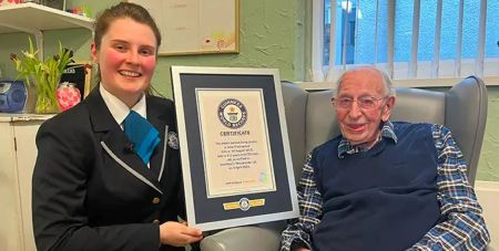 Названо найстарішого чоловіка у світі: що відомо про 111-річного англійця