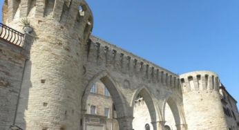 В Європі можна орендувати мальовниче село з фортецею за $21: подробиці