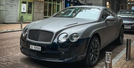 Їх випустили лише 1800: у Києві помітили рідкісний спортивний Bentley