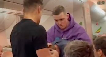 П’яний росіянин побив пасажирів у літаку – відео