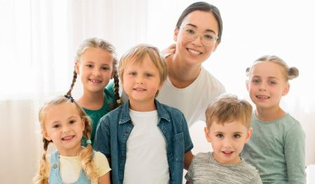 Новий вид бізнесу: у Києві чоловіки шукають жінок з інвалідністю і багатодітних матерів